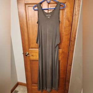Latched mama cocoon maxi dress